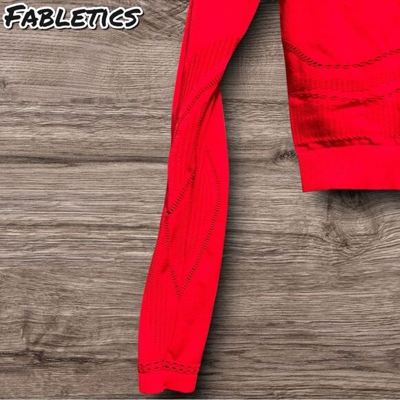 Preowned Fabletics Seamless Long Sleeve Crop Top – XS – Red - Picture 2 of 7